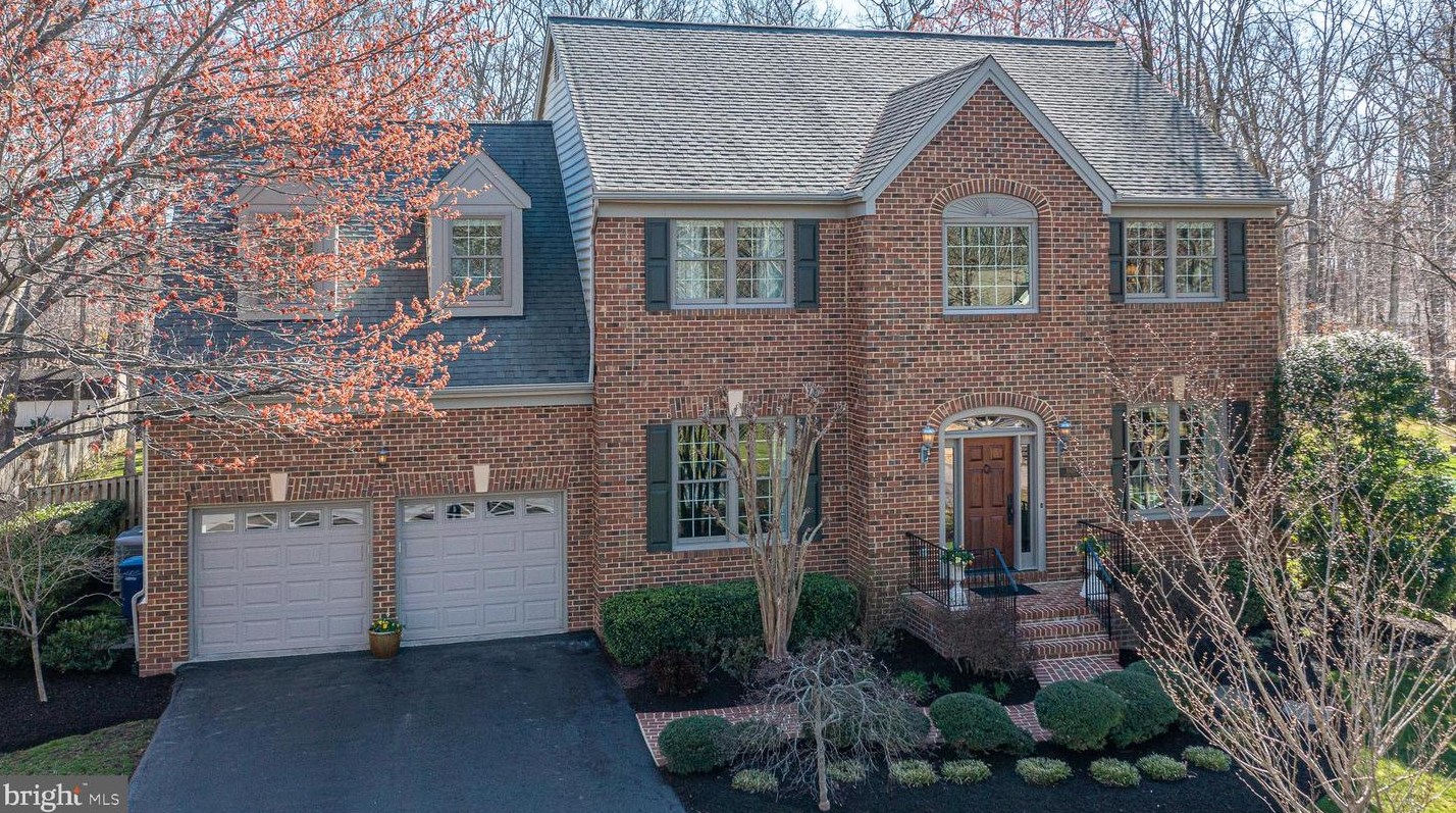 5929 Pocol Dr, Clifton, VA 20124