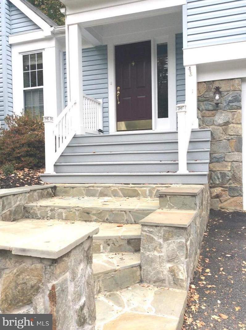 10914 Adare Dr, Fairfax, VA 22032