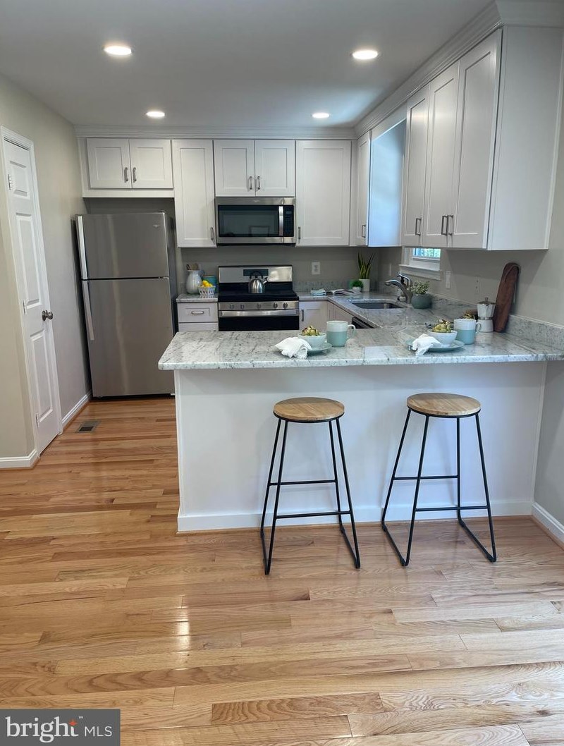 6862 Kerrywood Cir, Centreville, VA 20121-5036