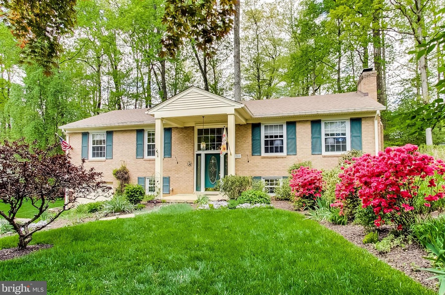 3718 Acosta Rd, Fairfax, VA 22031-3802