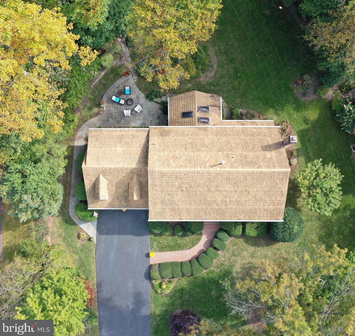 4911 Shadow Valley Dr, Fairfax, VA 22030-4543