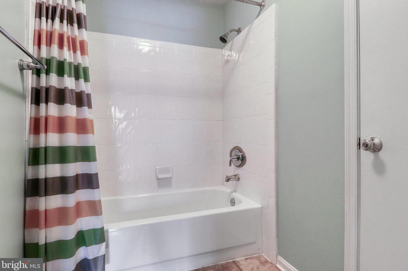 10049 Oakton Ter Rd, Vienna VA  22124-2938 exterior