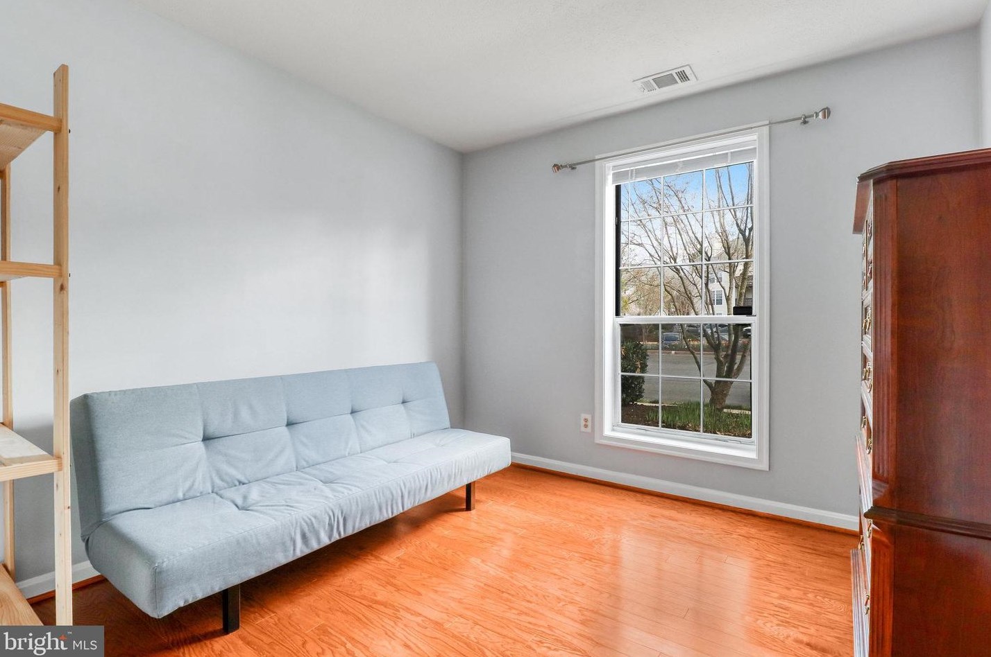 10049 Oakton Ter Rd, Vienna VA  22124-2938 exterior