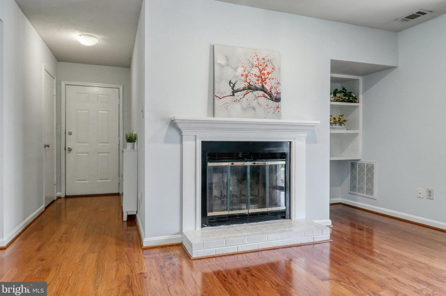 10049 Oakton Ter Rd, Vienna VA  22124-2938 exterior