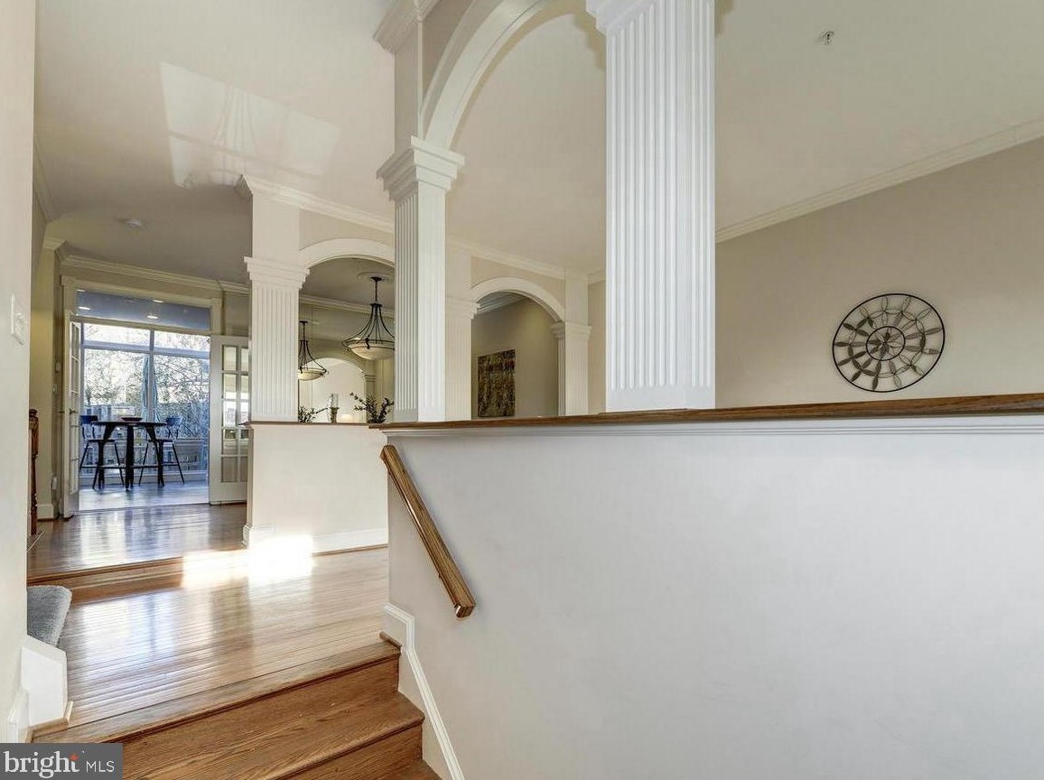 6034 Kelsey Ct, Falls Church, VA 22044