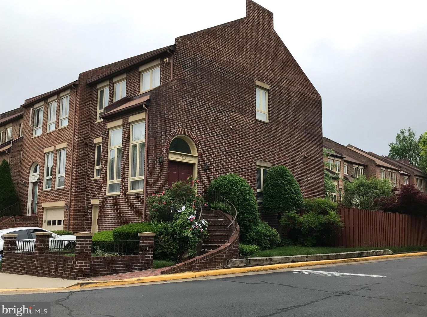 10170 Turnberry Pl, Vienna, VA 22124-2847