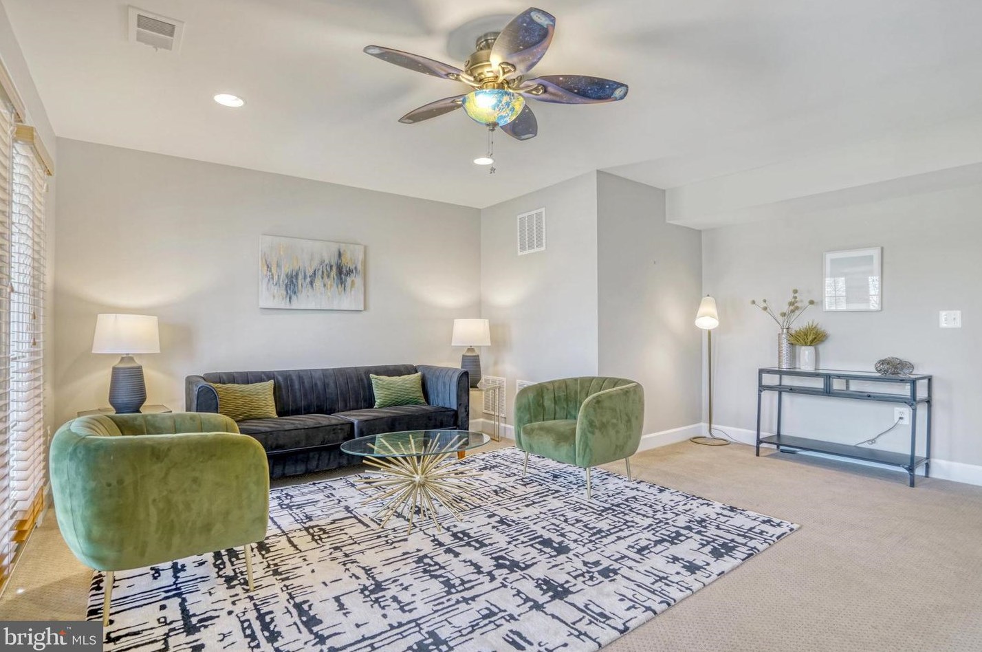 545 Van Buren St, Herndon, VA 20170