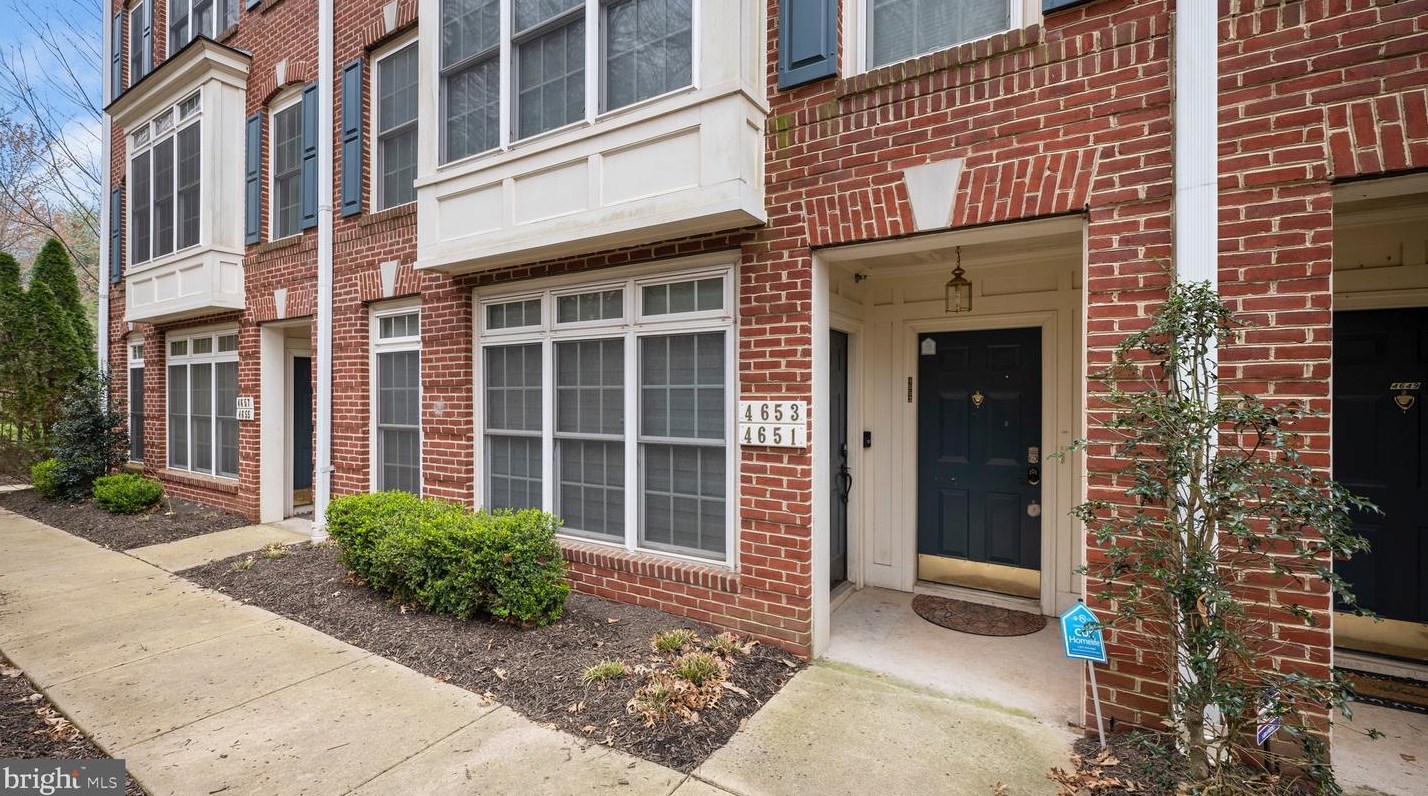 4653 Battenburg Ln, Fairfax, VA 22030-6269