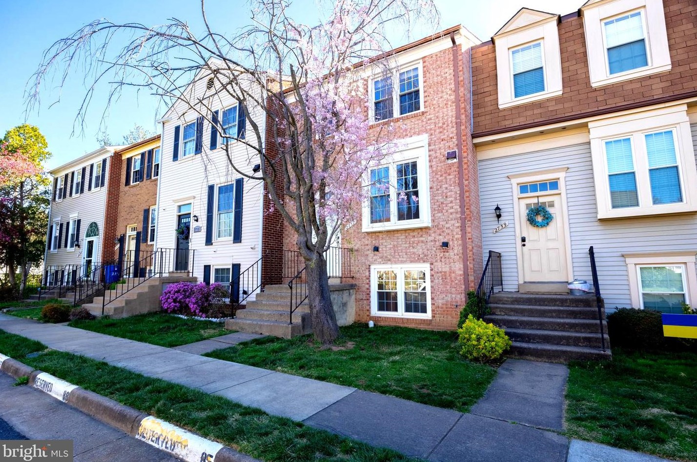 2757 Stone Hollow Dr, Vienna, VA 22180