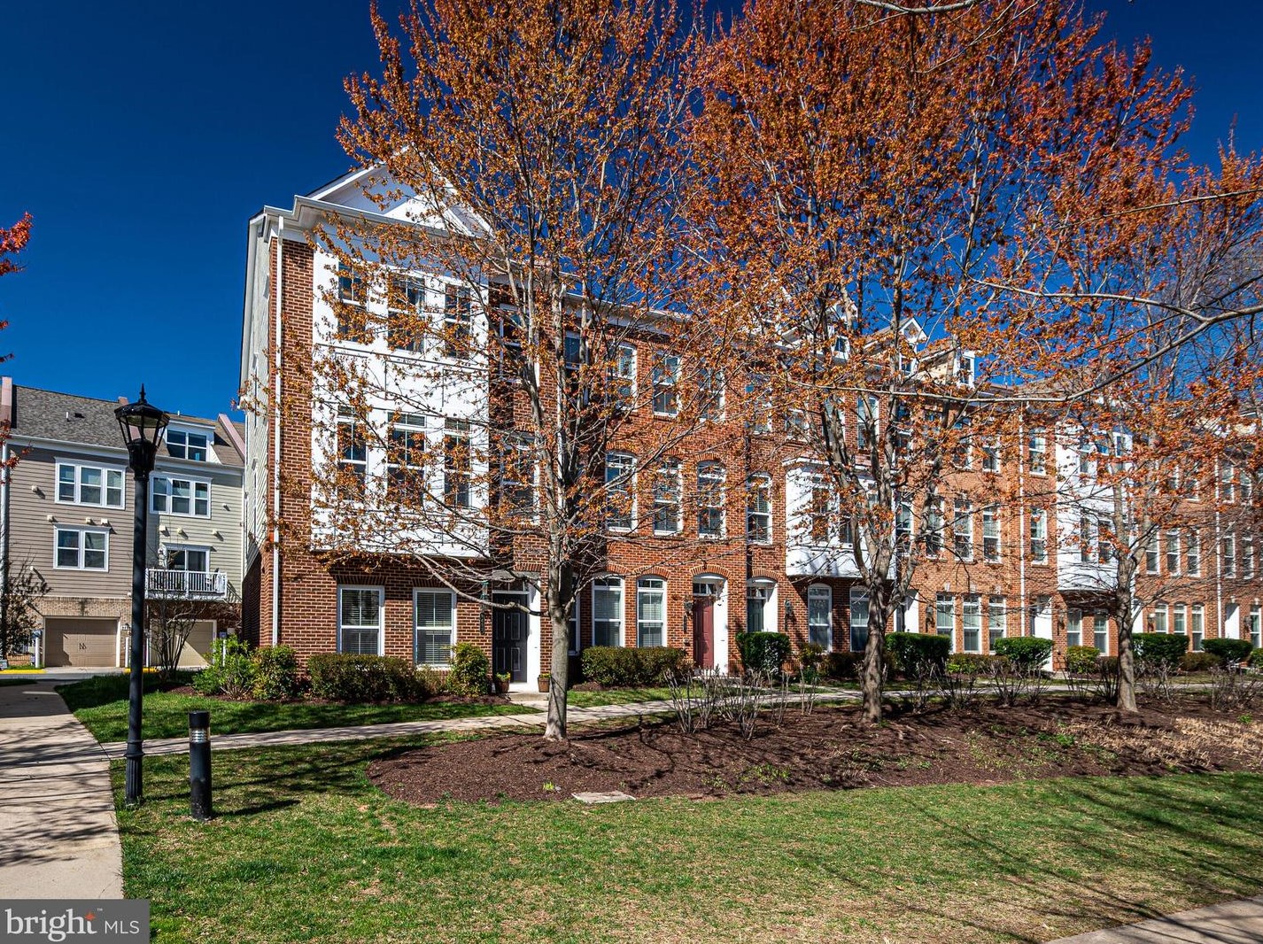 9453 Canonbury Sq, Fairfax, VA 22031-6097