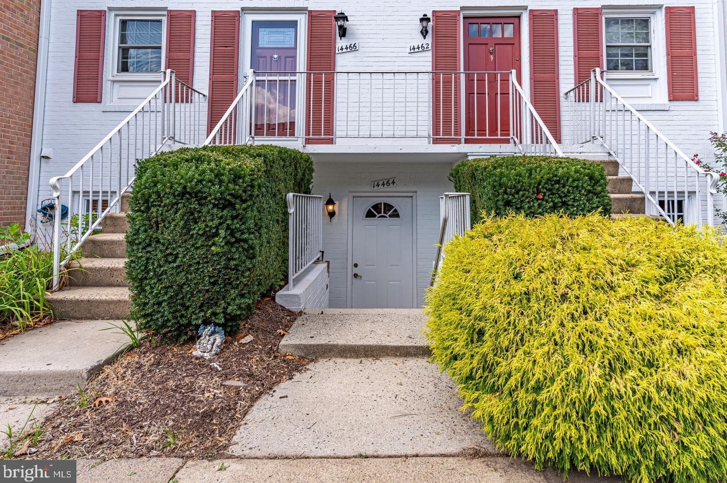 14464 Rustling Leaves Ln, Centreville, VA 20121