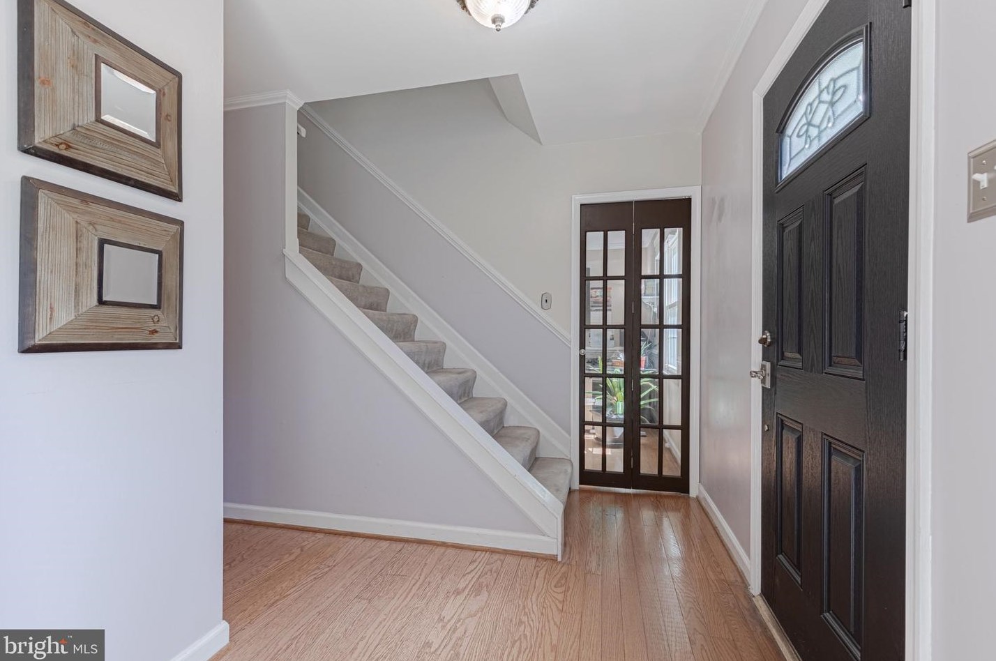 1111 Treeside Ln, Herndon, VA 20170