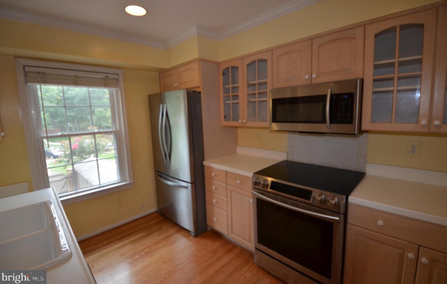 8241 Carrleigh Pkwy, Springfield, VA 22152