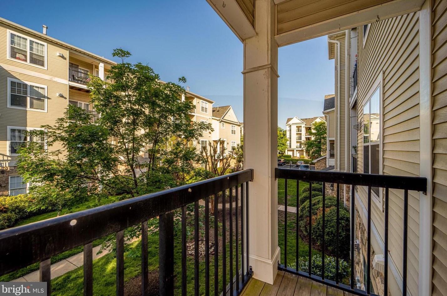 13405 Connor Dr, Centreville VA 20120-3034 exterior