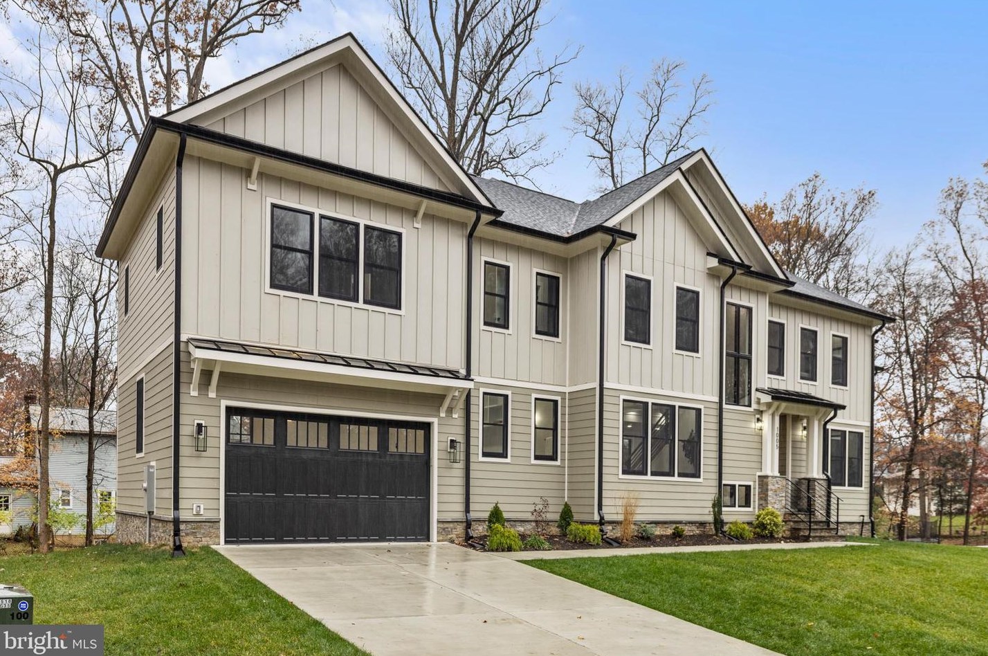 1005 Pickett Pl Sw, Vienna, VA 22180
