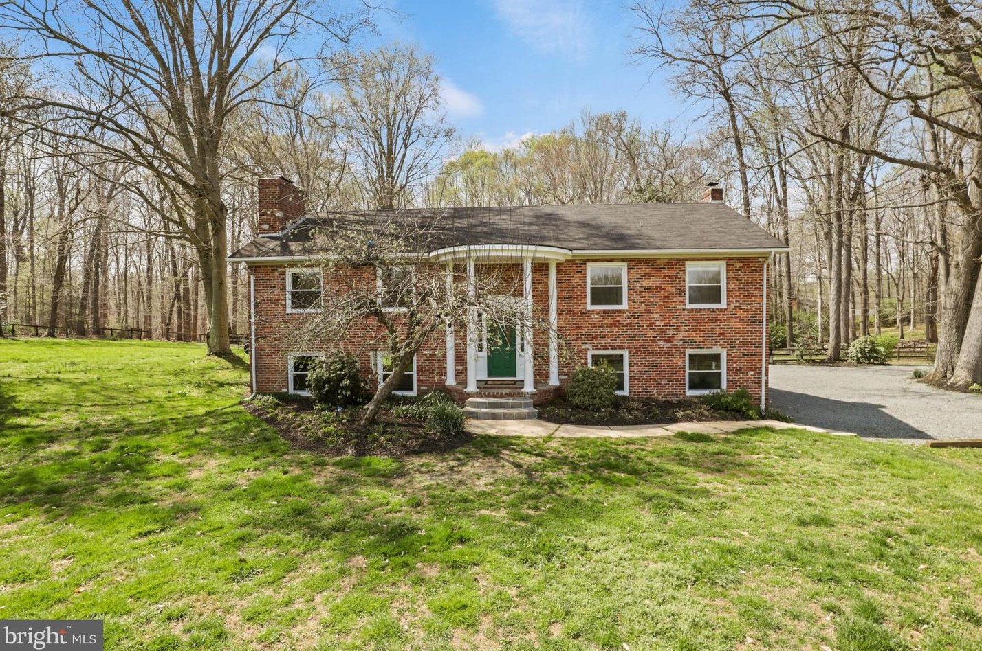 13205 Johnny Moore Ln, Clifton, VA 20124