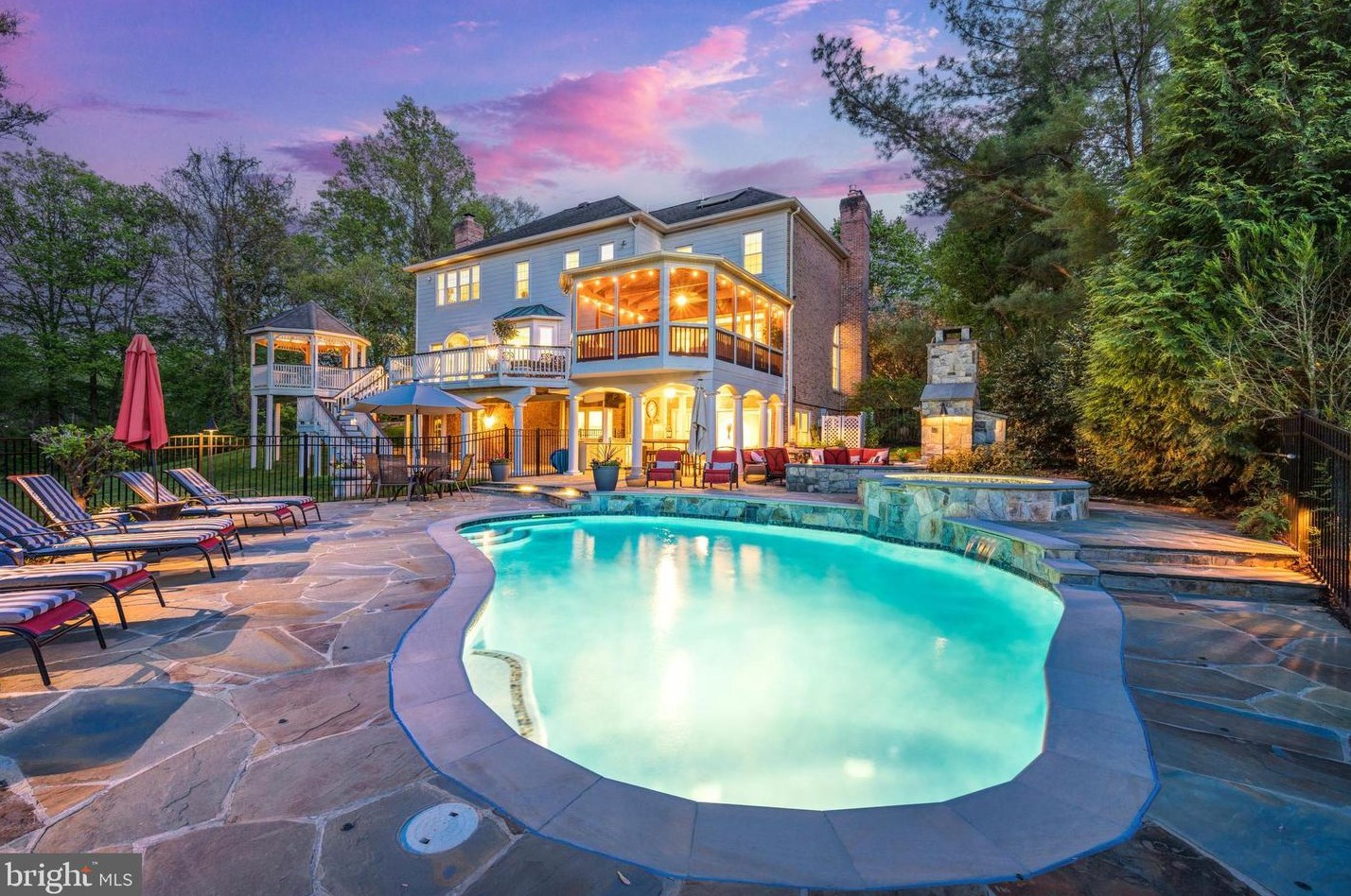 10002 Thompson Ridge Ct, Great Falls, VA 22066