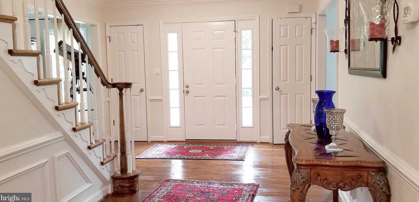 8722 Foxhall Ter, Fairfax, VA 22039-3300