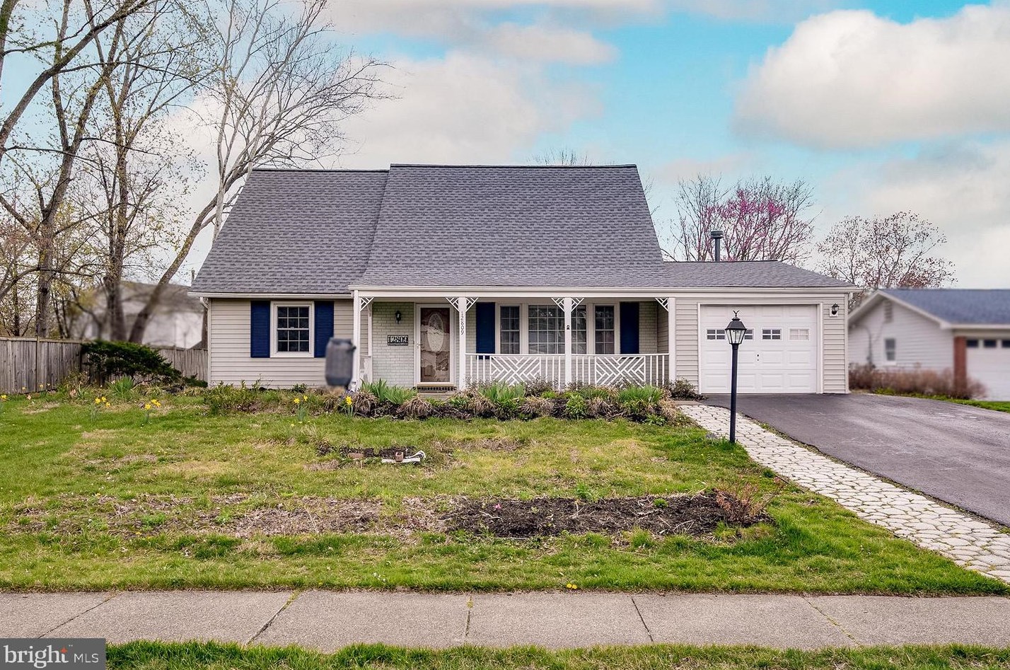 12809 Middleton Ln, Fairfax, VA 22033-3108