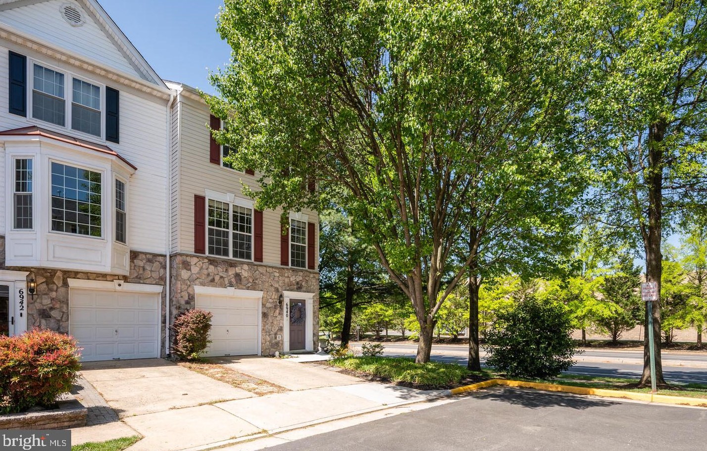 6940 Lerwick Ct, Alexandria VA  22315-5717 exterior