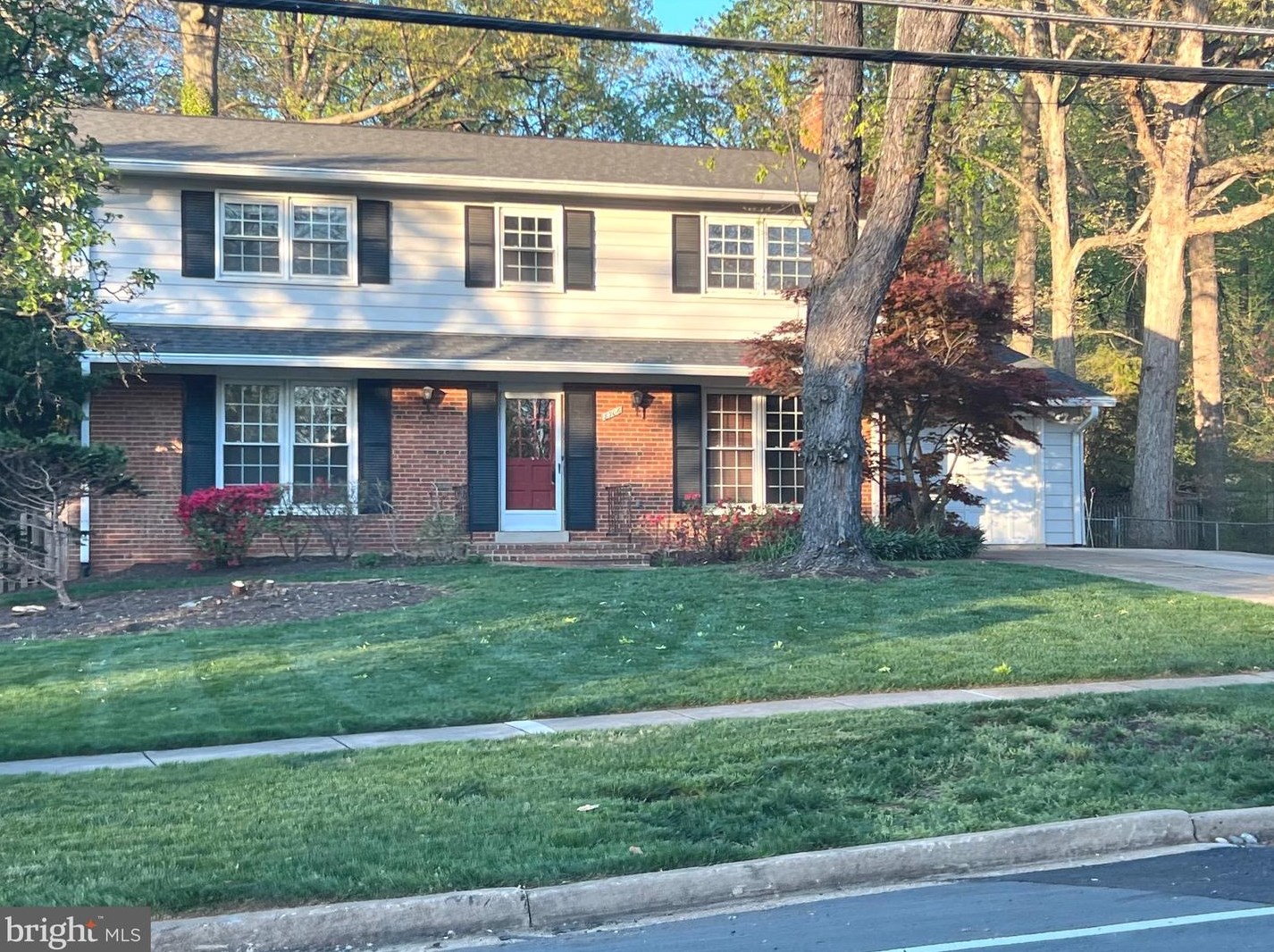 8706 Old Courthouse Rd, Vienna, VA 22182