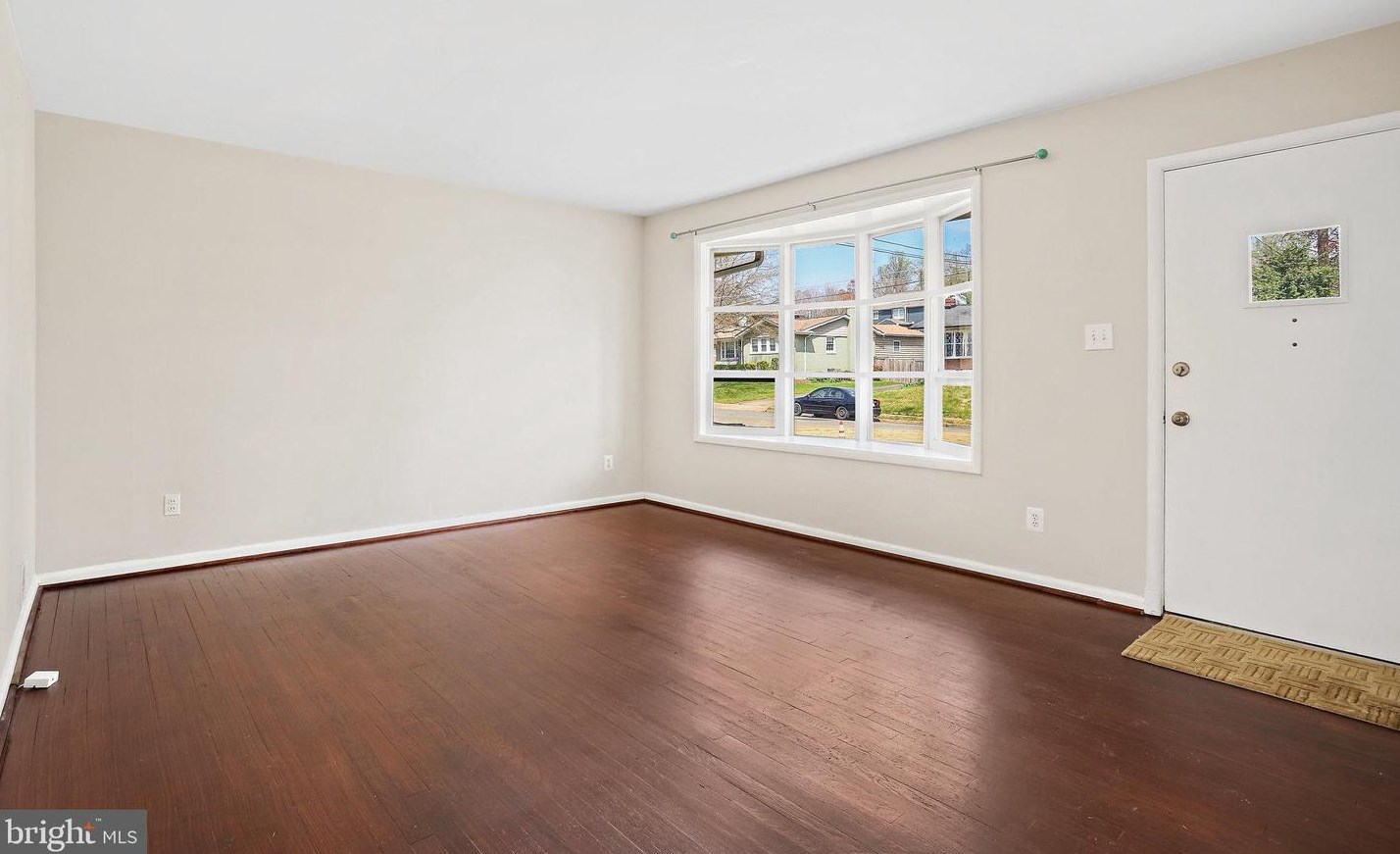 911 Myers Cir, Vienna, VA 22180-6412