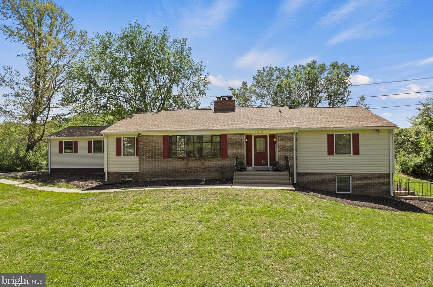 11701 Amkin Dr, Clifton, VA 20124