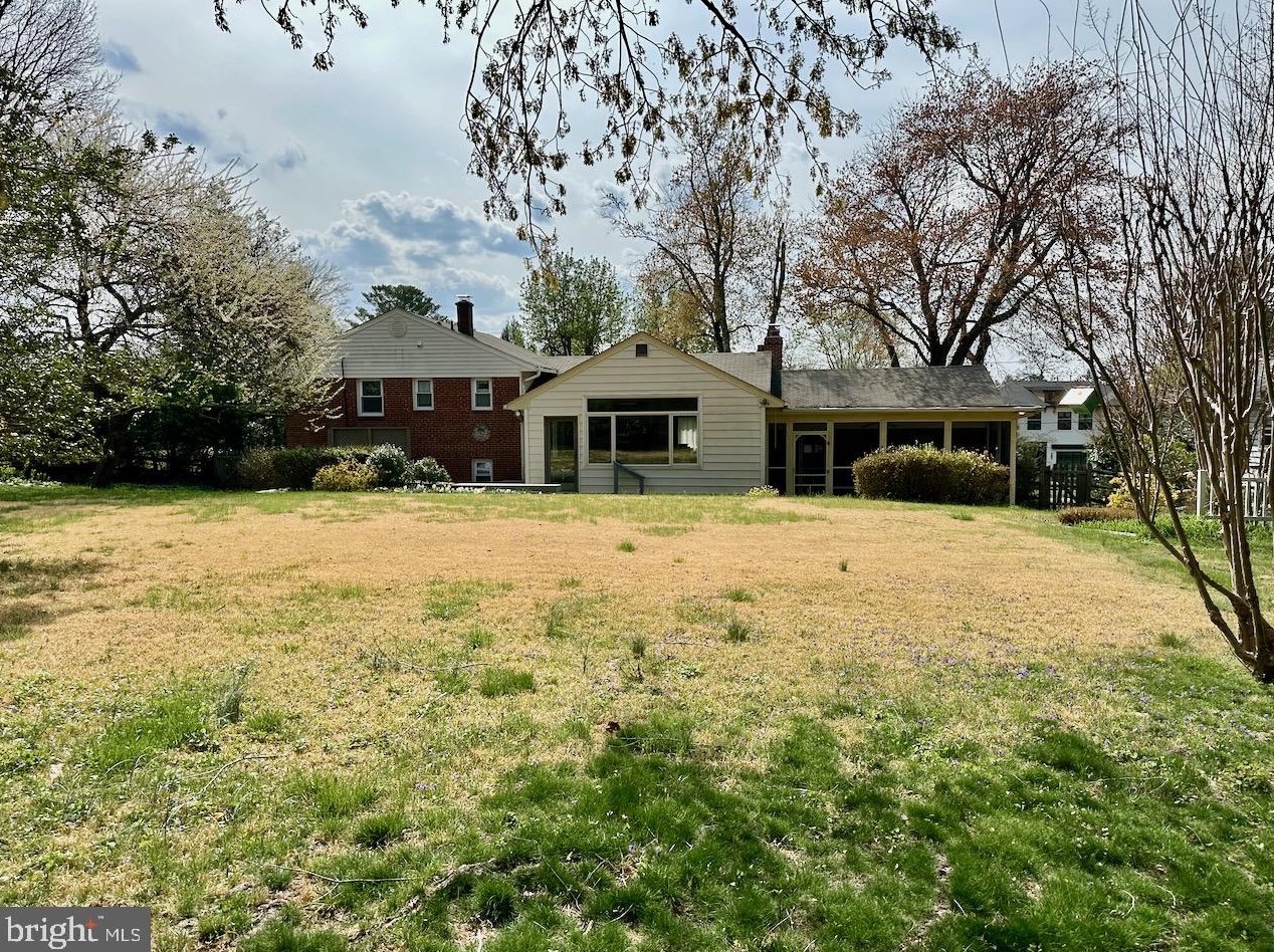 1405 Kurtz Rd, Mc Lean VA  22101-4020 exterior