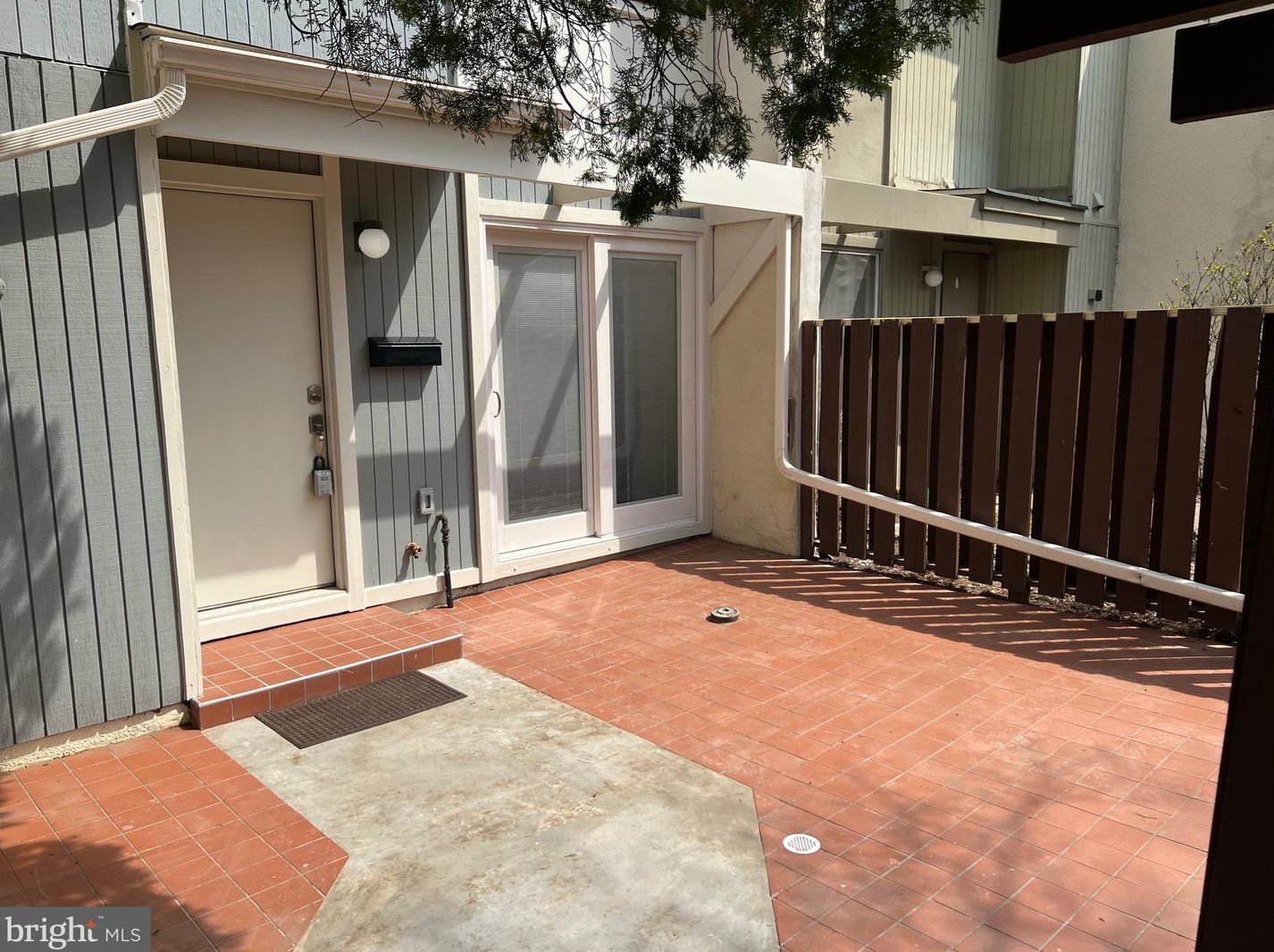 2206 Southgate Square, Herndon, VA 20191