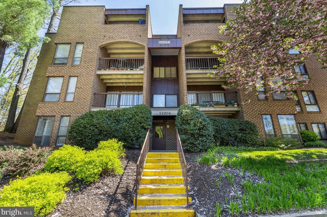 11204 Chestnut Grove Square #4, Herndon, VA 20190