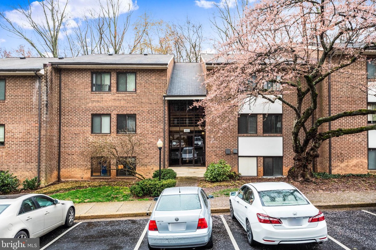 1412 Northgate Square #12/1b, Herndon, VA 20190