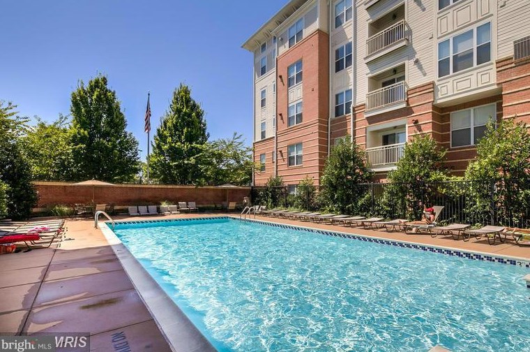 9490 Virginia Center Blvd, Vienna VA  22181-6150 exterior