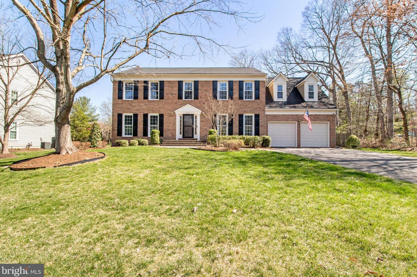8629 Meadow Edge Ter, Fairfax, VA 22039-3349