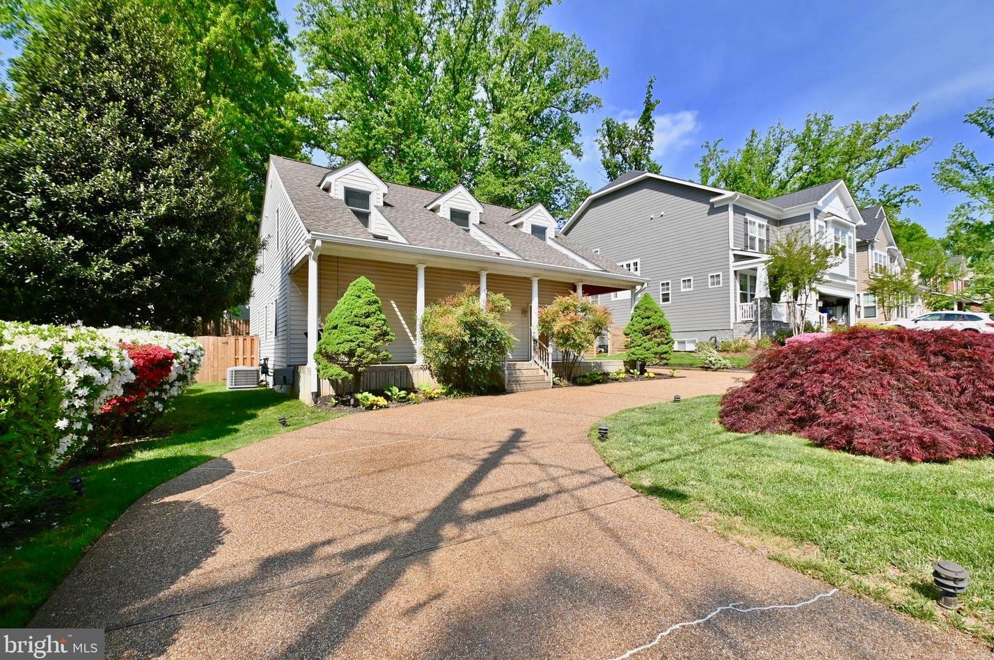 1940 Hillside Dr, Falls Church, VA 22043