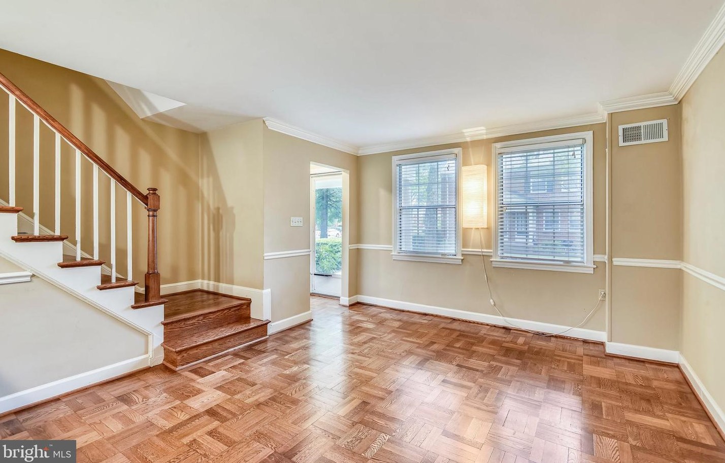 6502 10th St, Alexandria, VA 22307