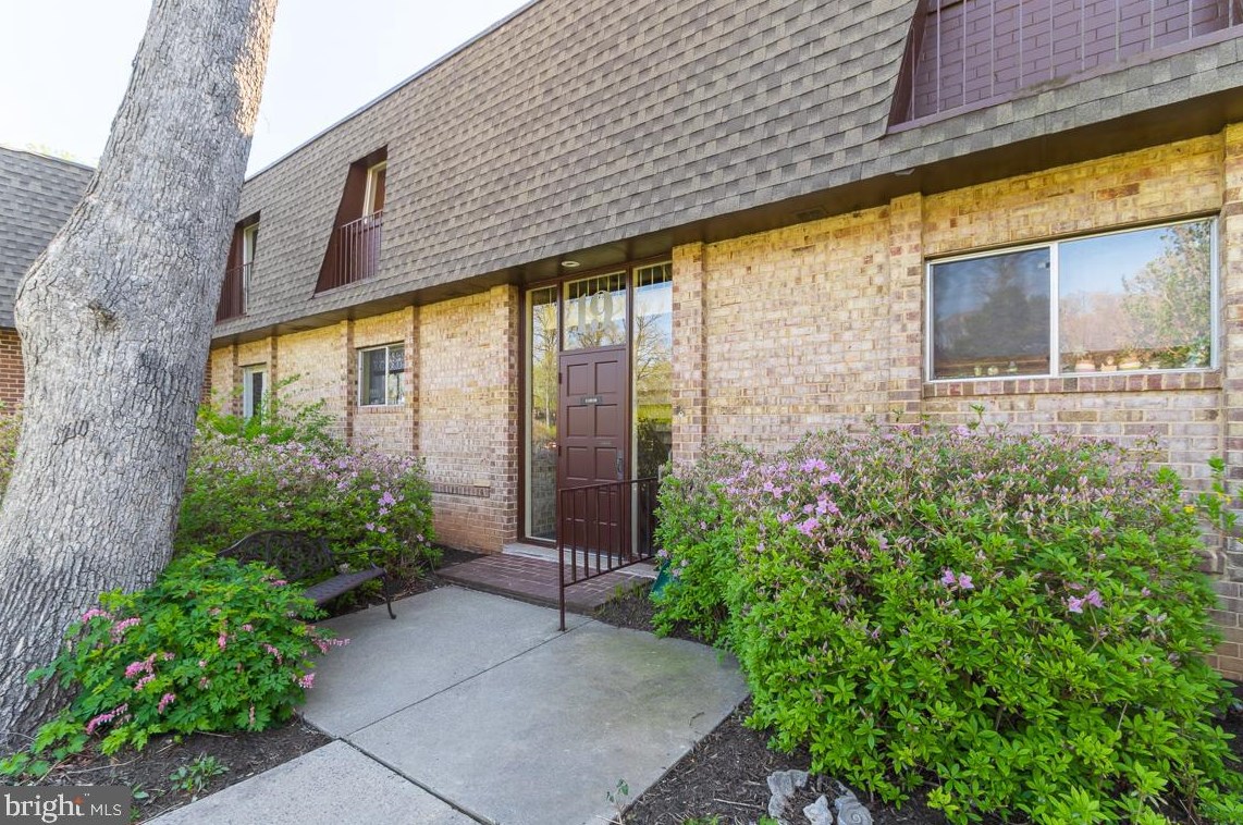 11619 Vantage Hill Rd #21b, Herndon, VA 20190