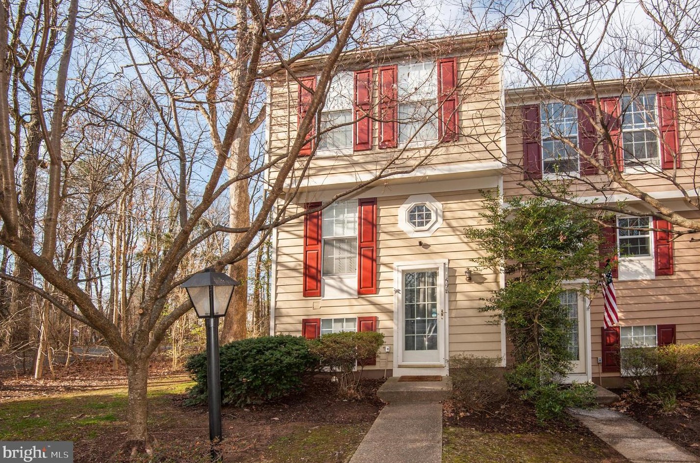 1598 Woodcrest Dr, Herndon, VA 20194