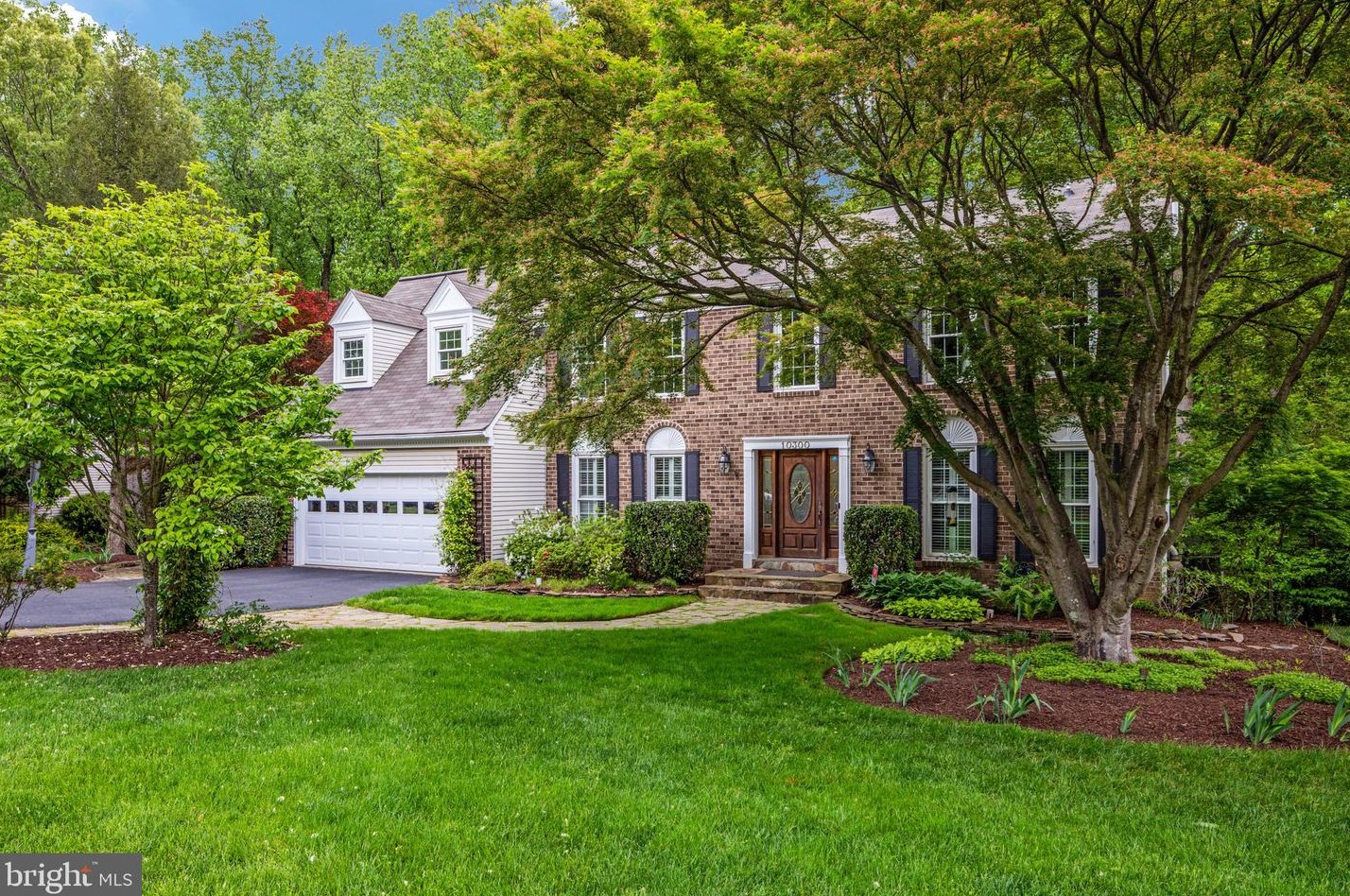 10300 Dunn Meadow Rd, Vienna VA  22182-1361 exterior