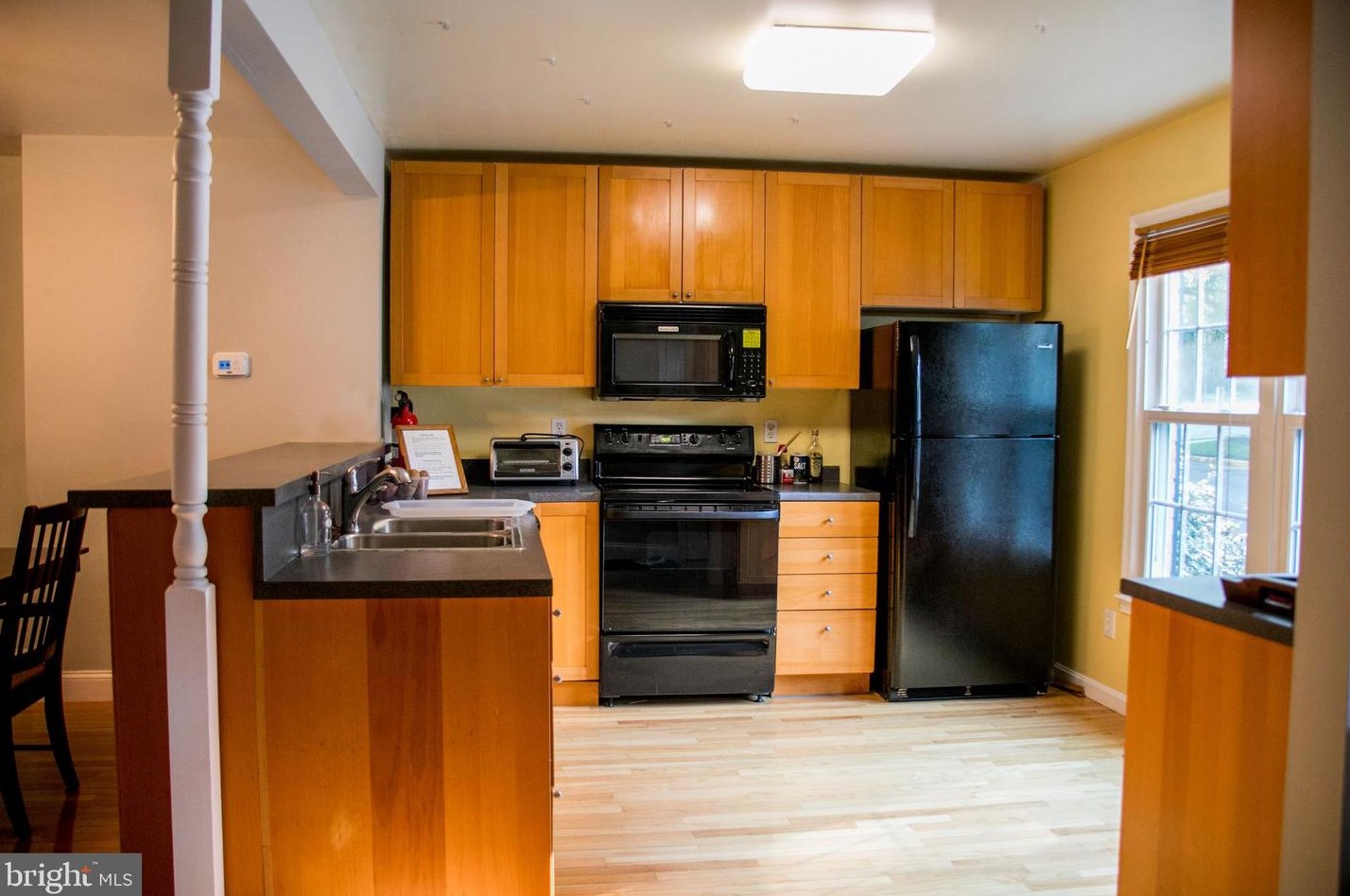 2331 Harleyford Ct, Herndon, VA 20191