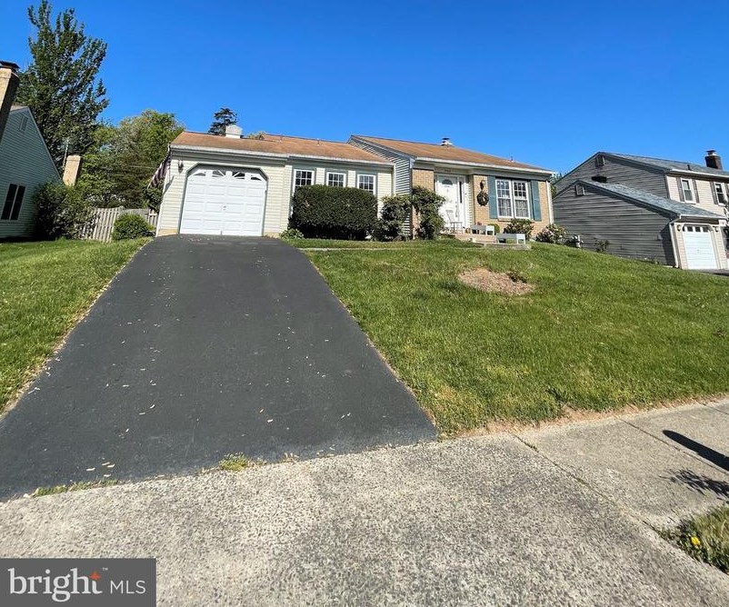 1704 Fantasia Cir, Herndon, VA 20170