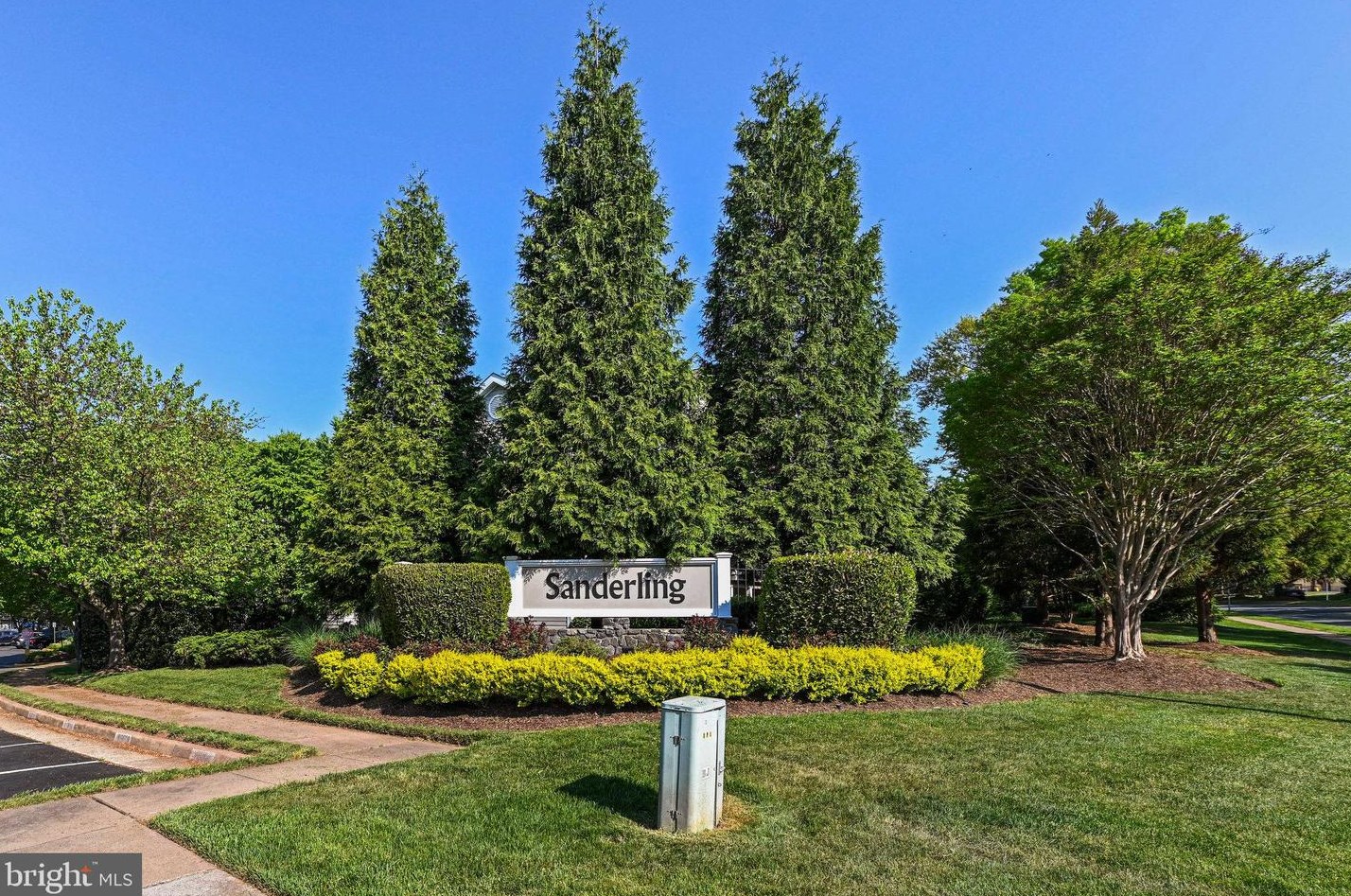 14300 Rosy Ln Apt 16, Centreville, VA 20121