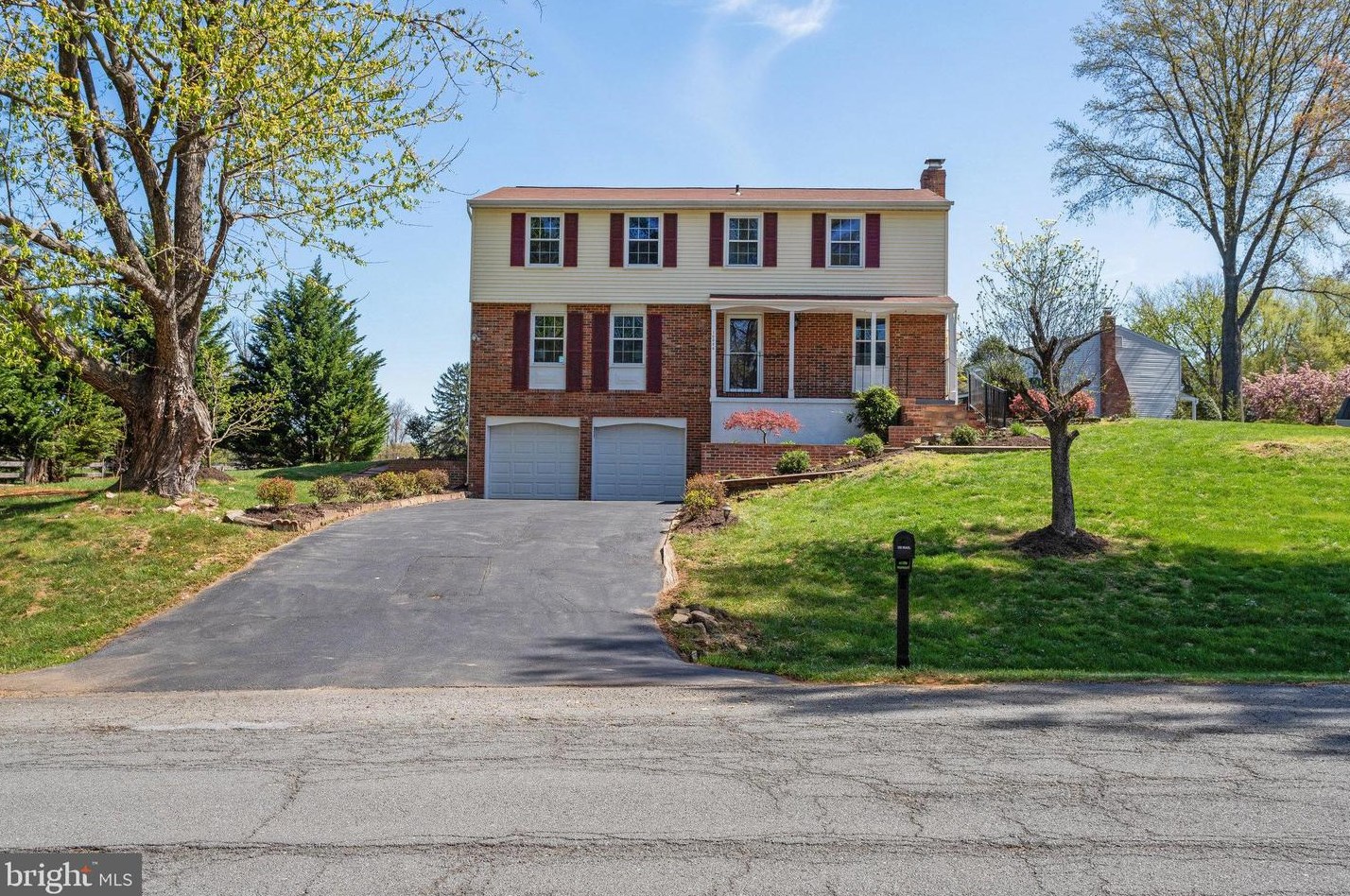 10624 Cavalcade St, Great Falls, VA 22066