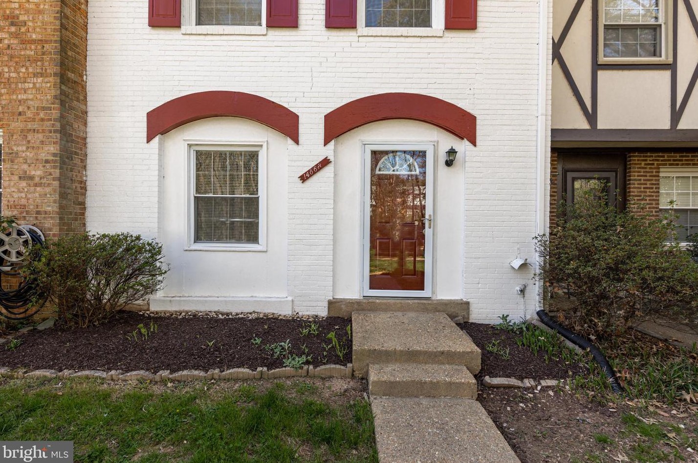 14863 Lambeth Sq, Centreville, VA 20120
