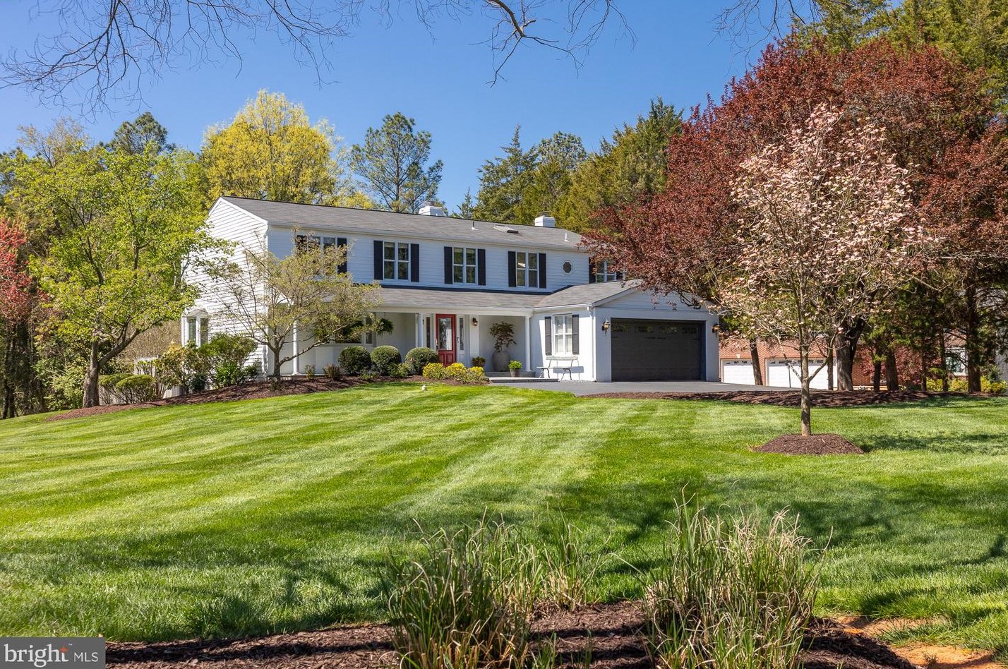 1108 Morningwood Ln, Great Falls, VA 22066