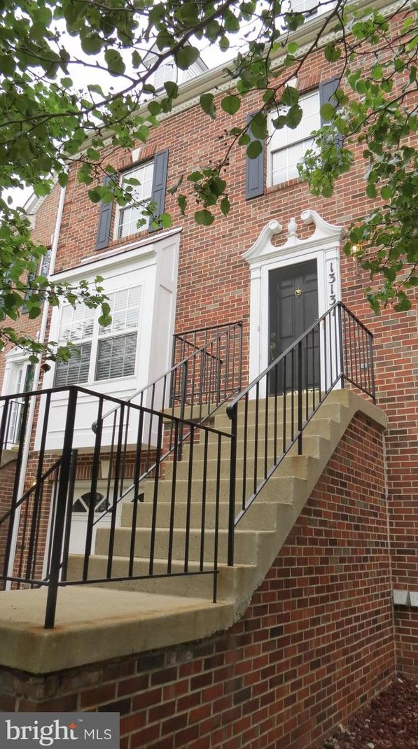 13137 Ashnut Ln, Herndon, VA 20171