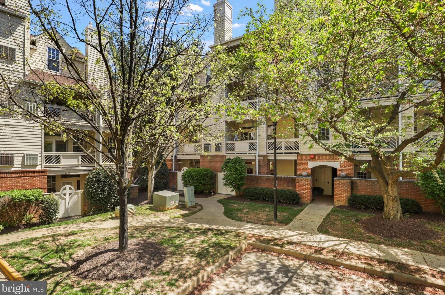 11313 Sundial Ct #208, Herndon, VA 20194