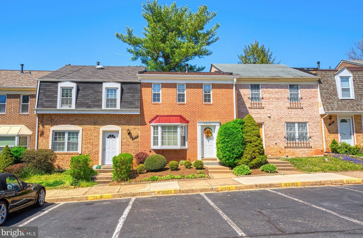 9812 Lakepointe Dr, Springfield, VA 22015
