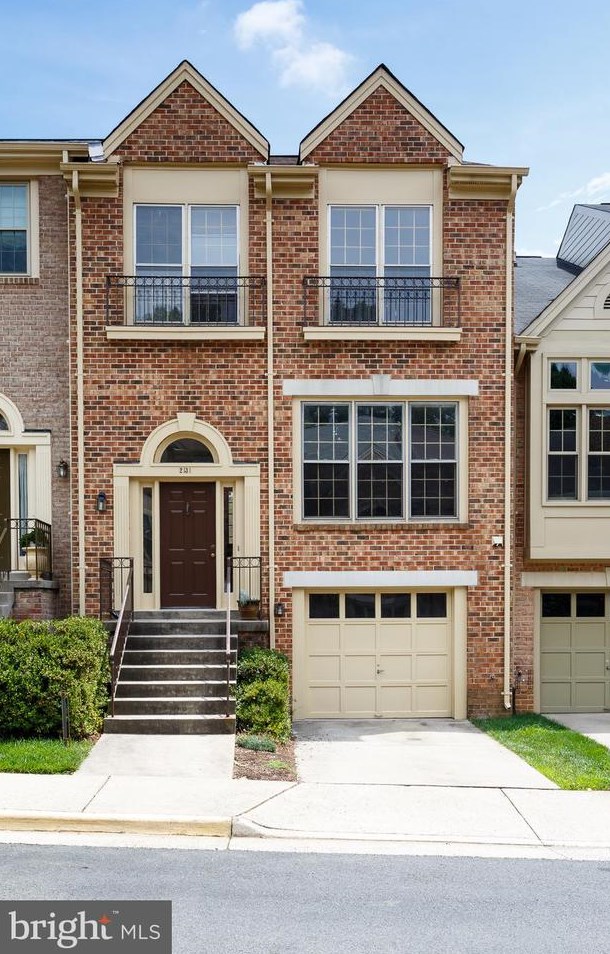 2131 Kings Garden Way, Falls Church, VA 22043