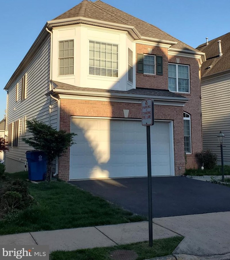 5649 Powers Ln, Centreville, VA 20120