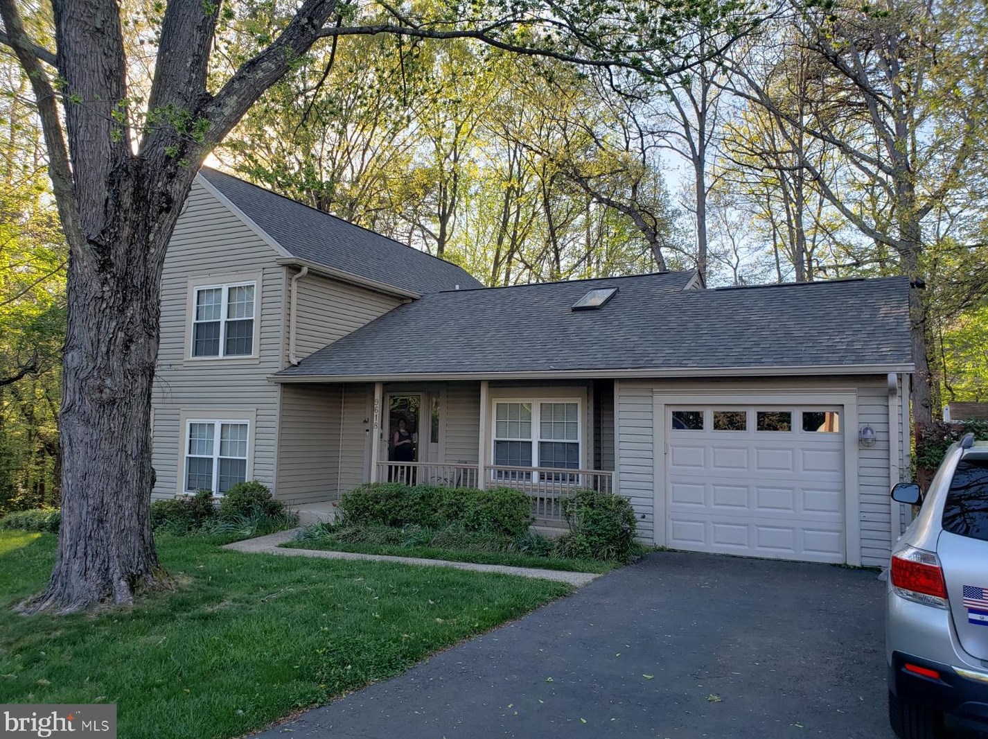 9618 Chapel Hill Dr, Springfield, VA 22015